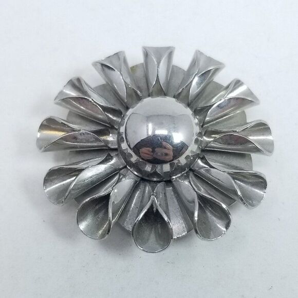 Vintage Flower Starburst Retro Style Scarf Clip, Silver Tone, Radiant, Estate - Picture 5 of 5